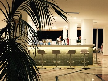 Hotel Lounge
