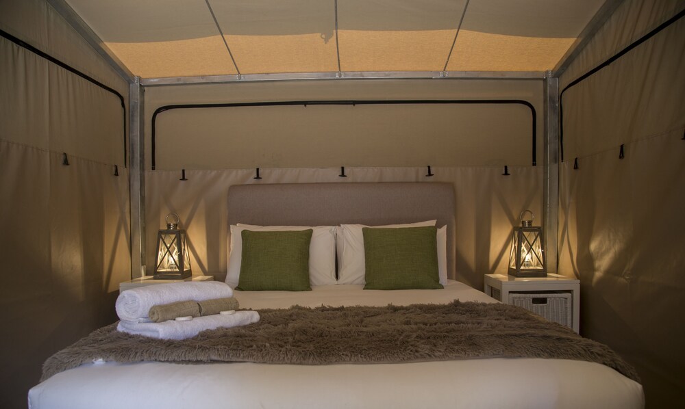 Luxury Tent, 1 Queen Bed, Kitchenette - Guestroom