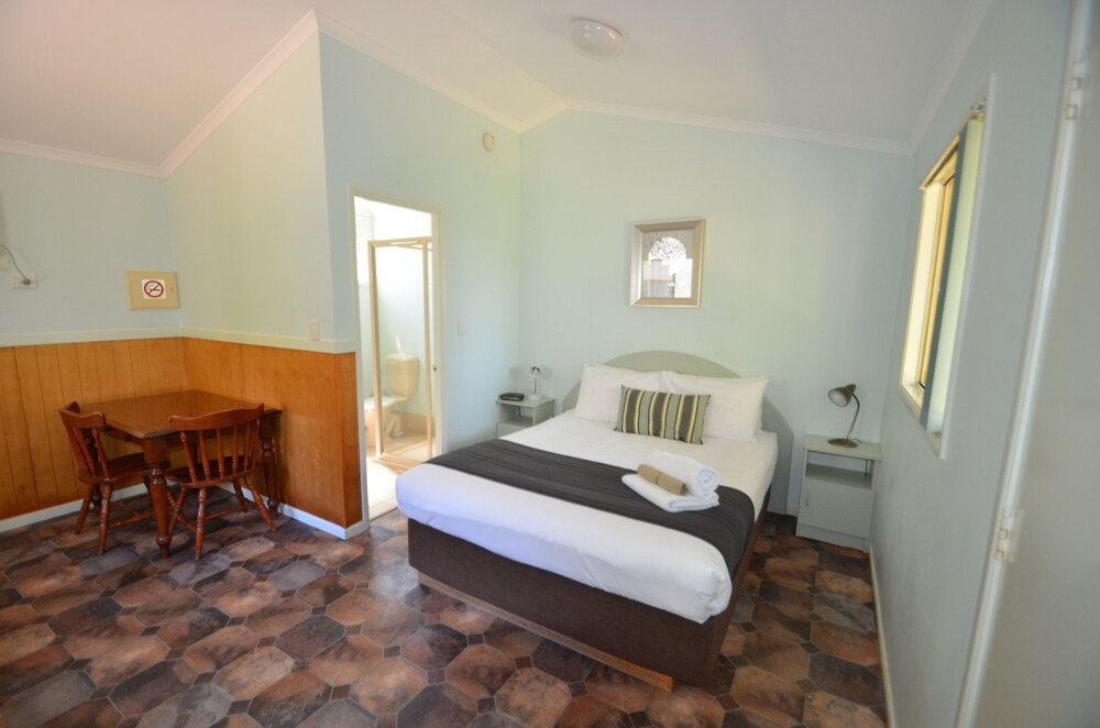 Studio Chalet Ensuite - Living Area