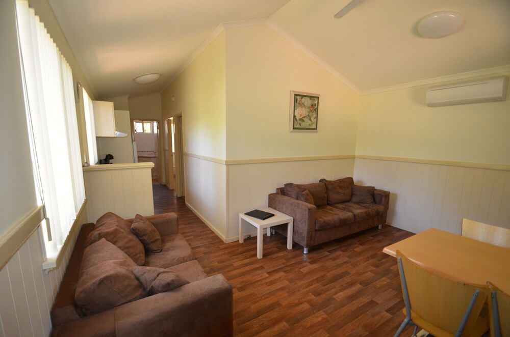 Family Chalet Ensuite - Living Area