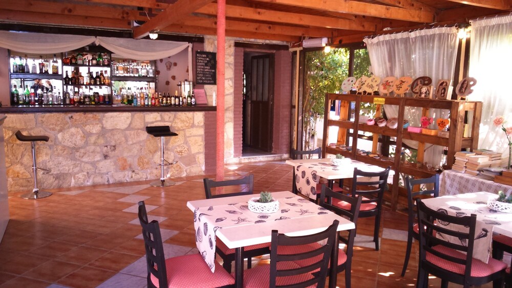 Hotel Bar