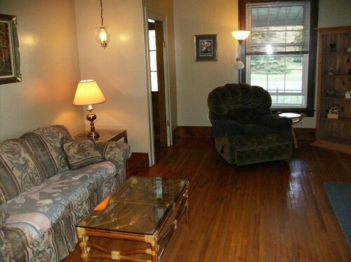 House, 4 Bedrooms (The Sandbanks Century House) - Living Area