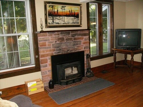 House, 4 Bedrooms (The Sandbanks Century House) - Living Area