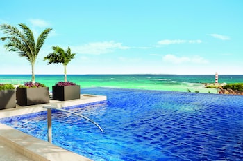 Infinity Pool