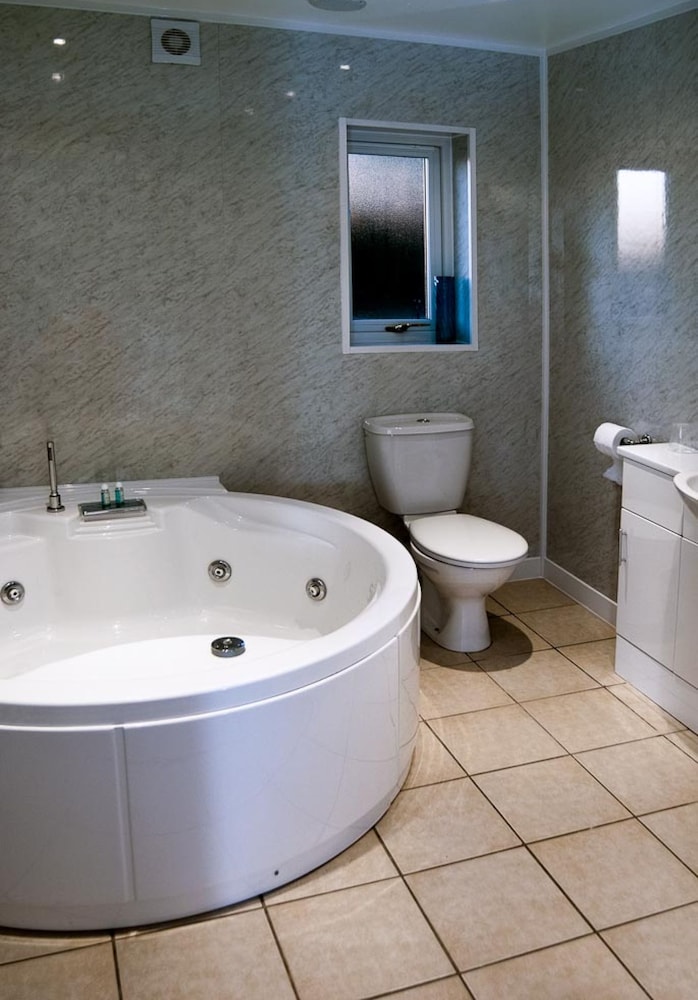 Jetted Tub