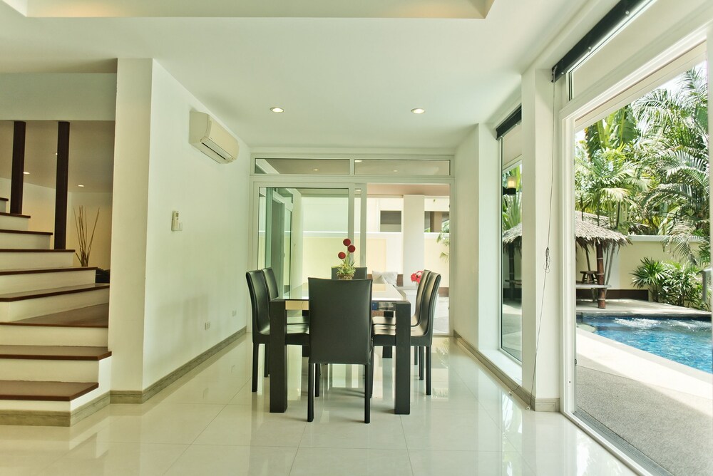 객실 내 식사 (Villa T1 Private Pool 4 Bedrooms)