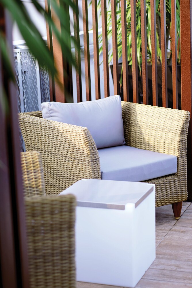 Poolside Bar