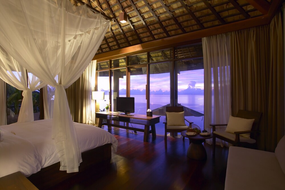 ห้องพัก (Silavadee Ocean Front Pool Villa Suite)