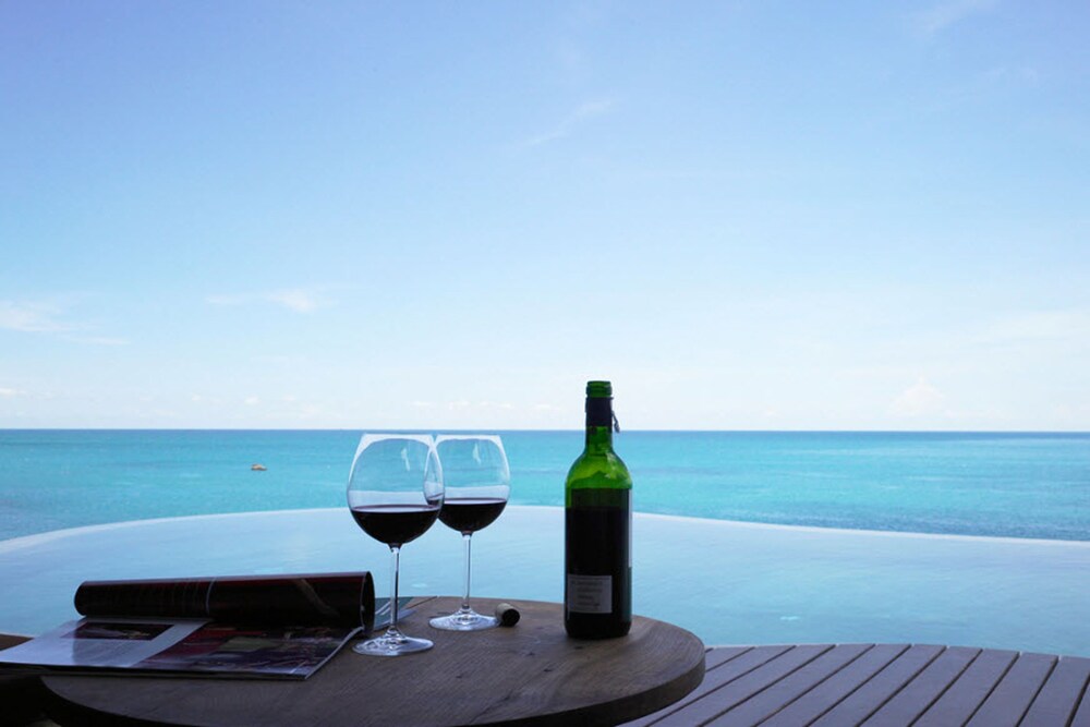 วิวจากห้องพัก (Ocean Front Pool Villa Suite)