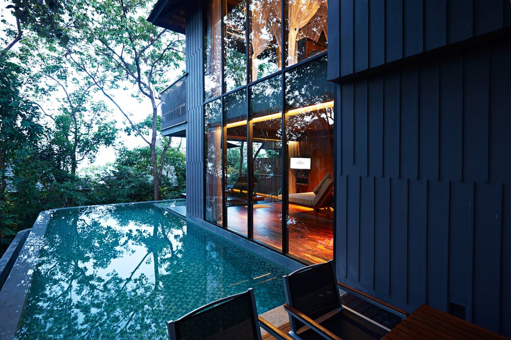 ห้องพัก (Two Bedroom Ocean View Duplex Pool Villa)