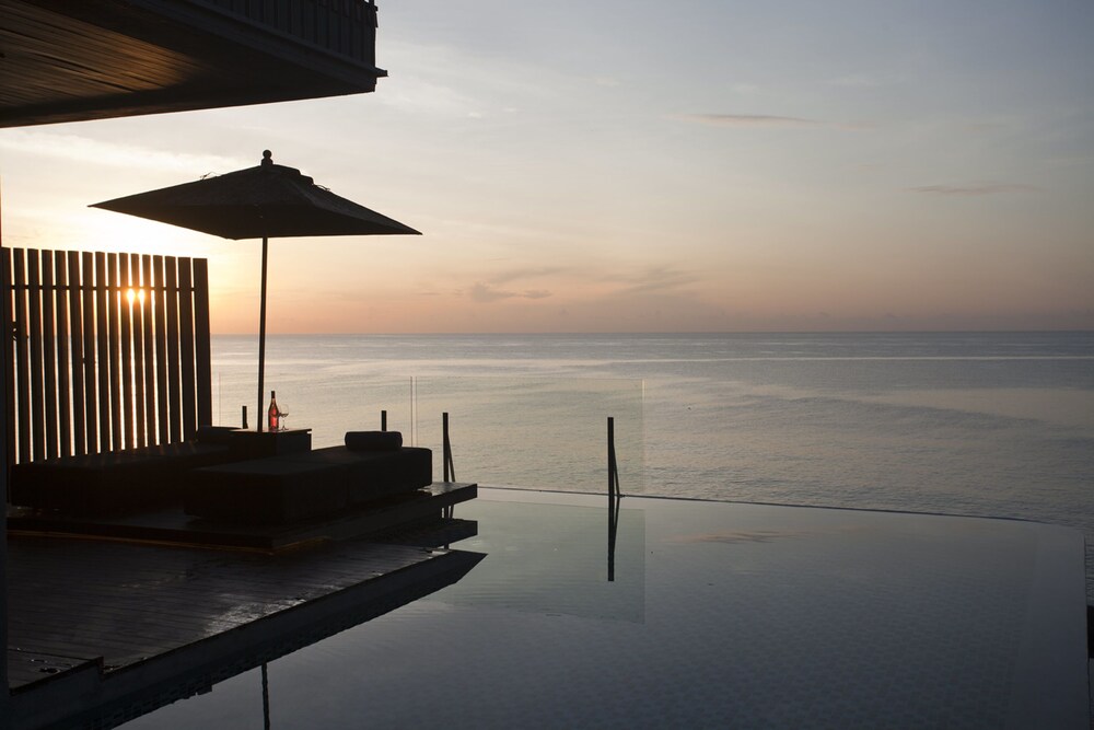 ห้องพัก (Ocean Front Pool Villa)
