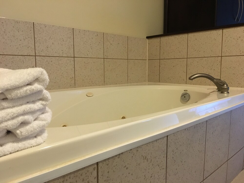 Jetted Tub