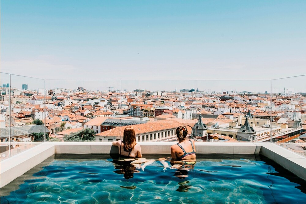 Piscine sur le toit