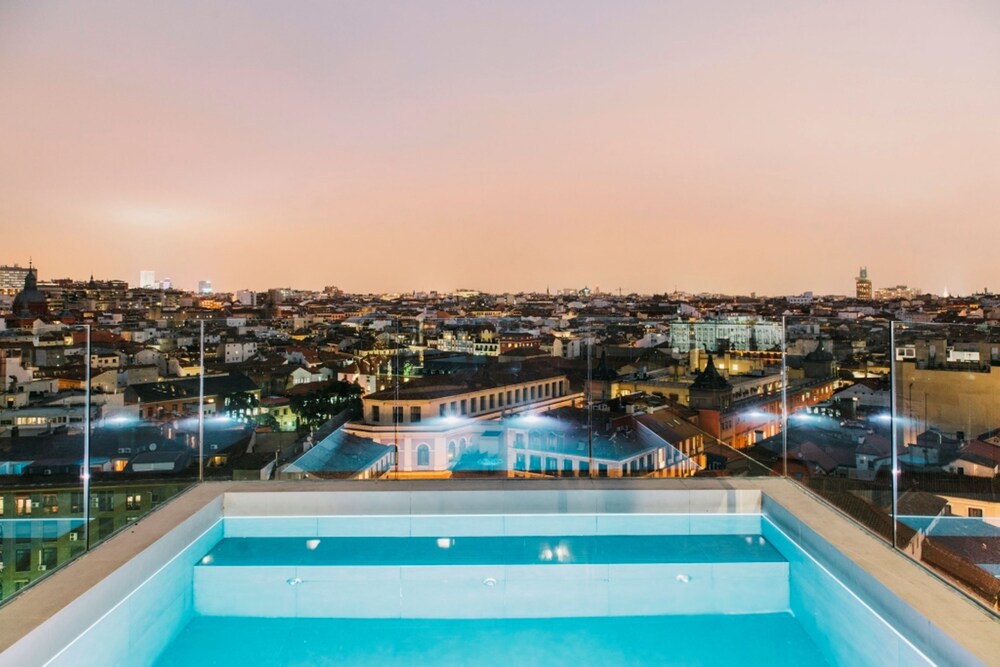 Piscine sur le toit