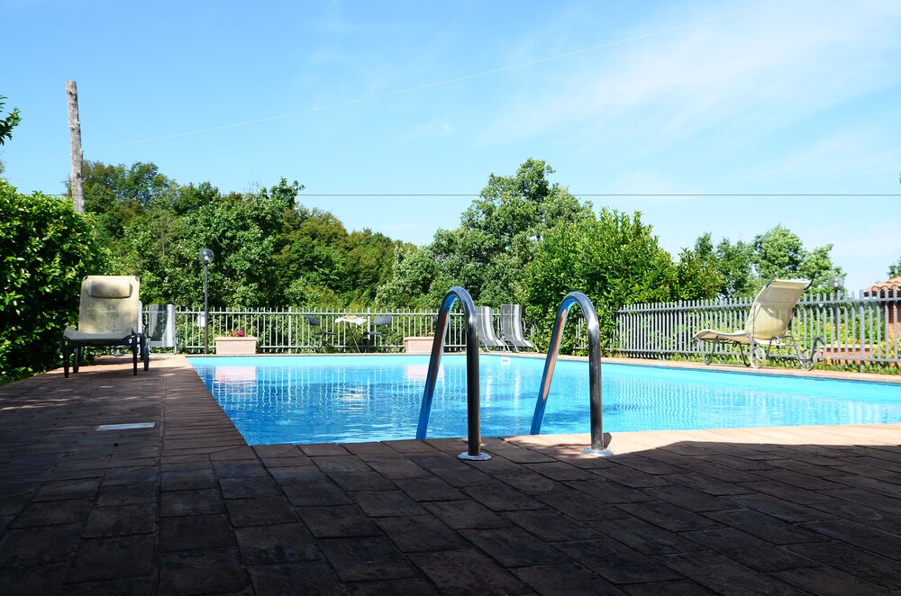Piscina all'aperto