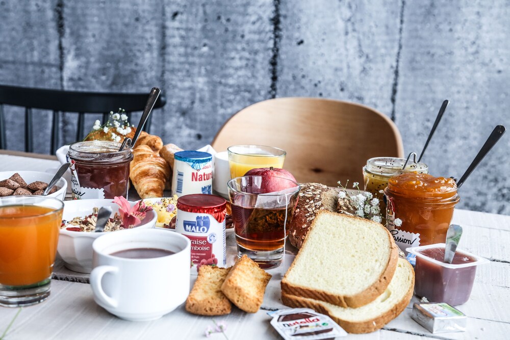 le petit-déjeuner buffet