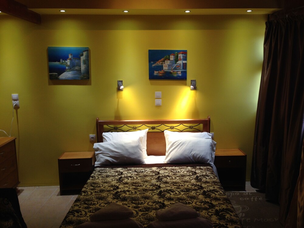 Zimmer (Studio, Poolblick)