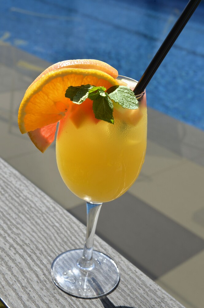 Poolside Bar