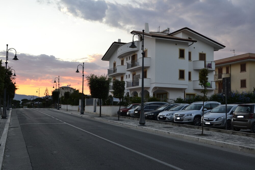 Façade de l'hôtel - Soir/Nuit