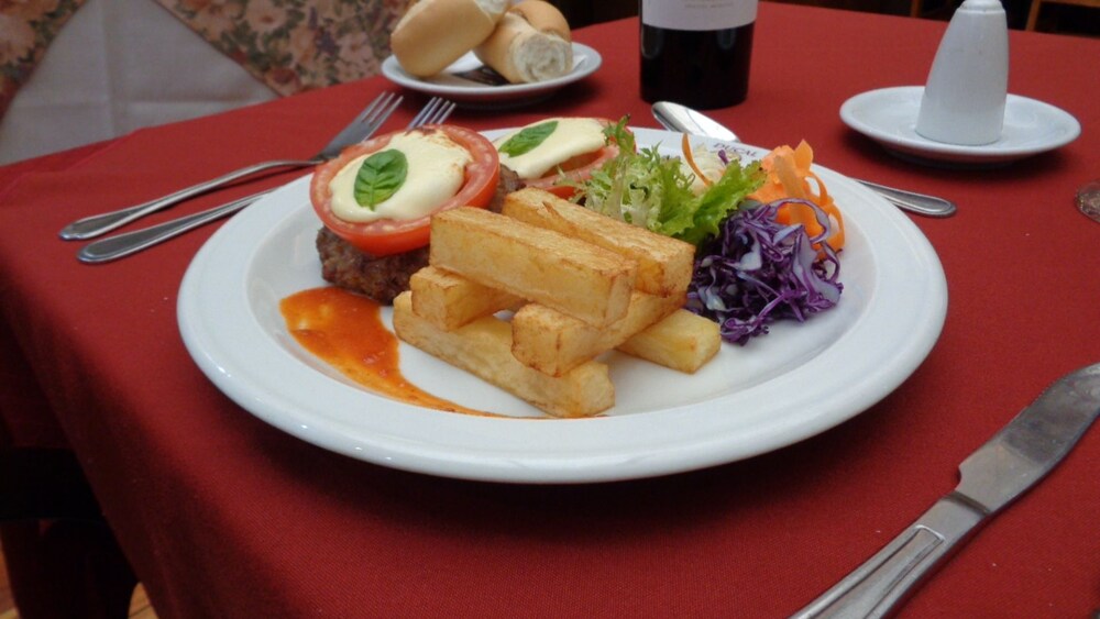 Comida y bebida