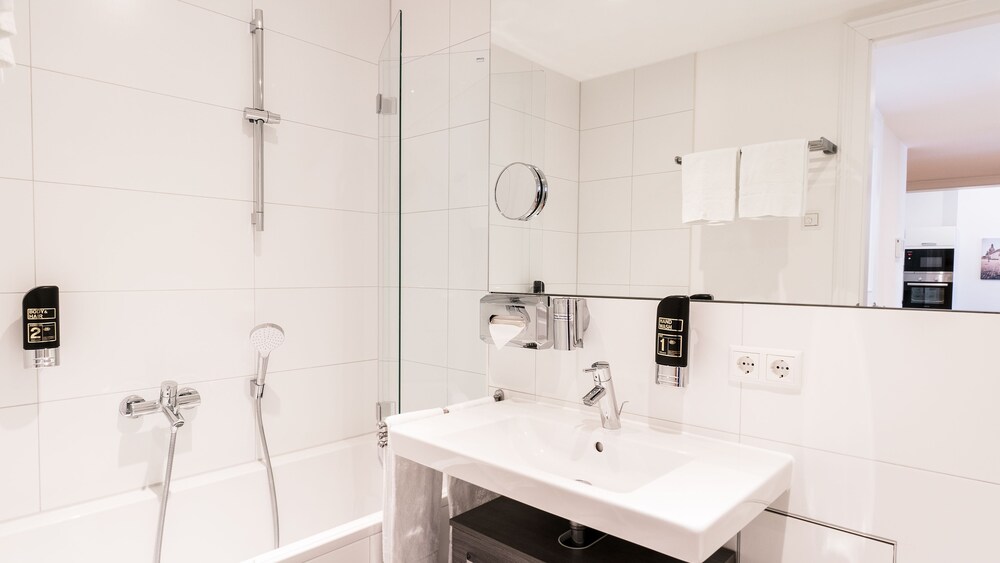 Badezimmer (Standard-Apartment, 2 Schlafzimmer, Balkon)