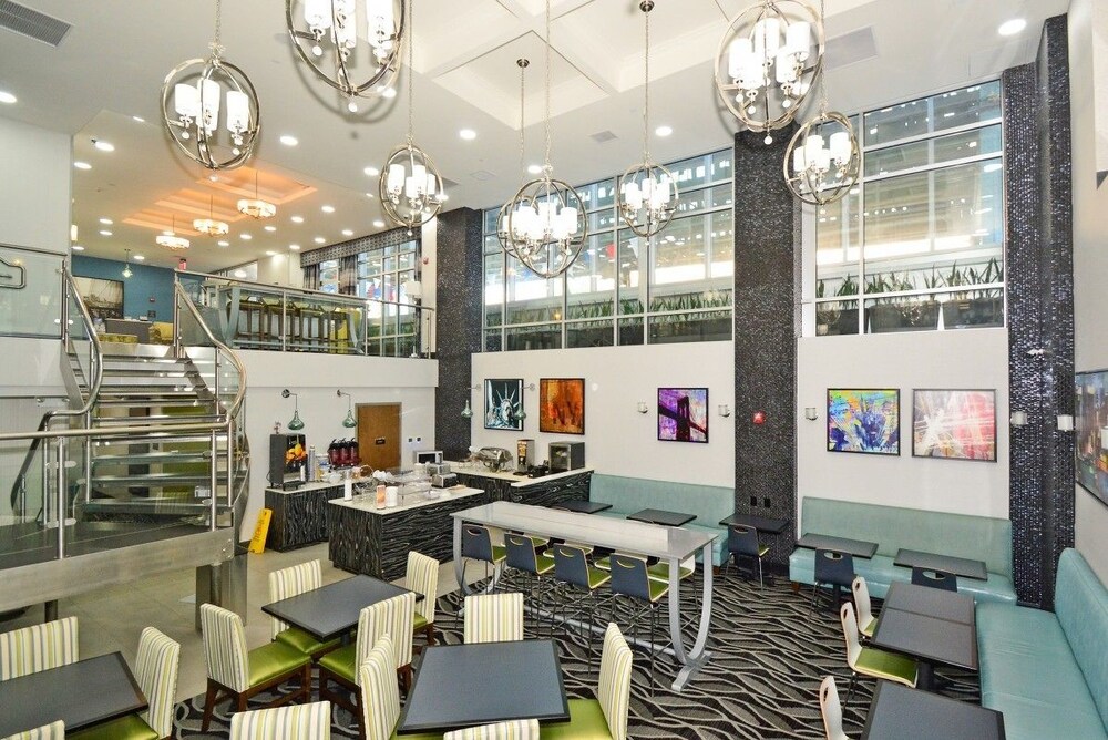 Food Court