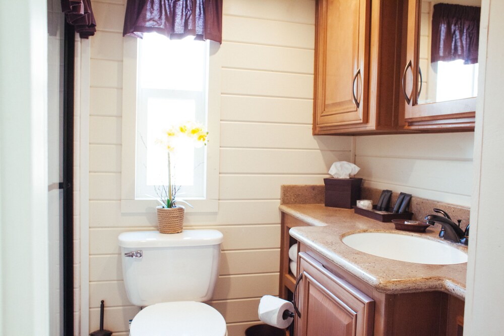 Cottage - Bathroom