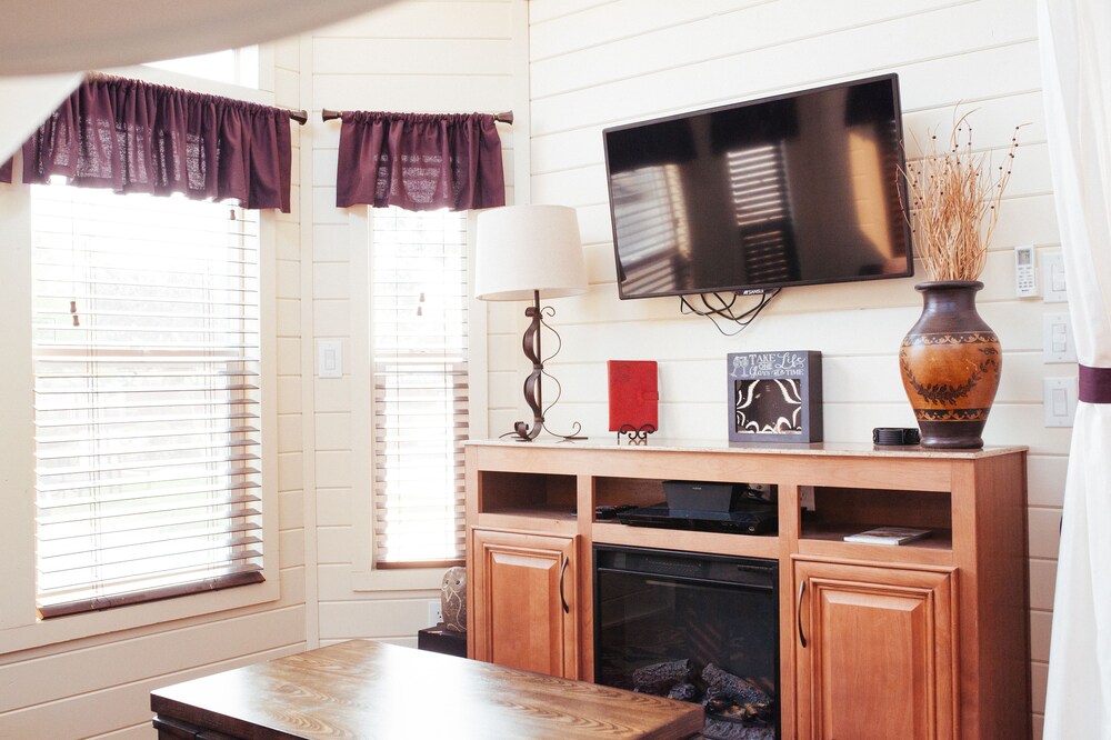 Cottage - Living Room