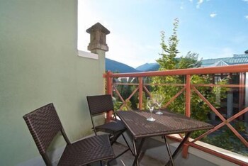 7th Heaven - Balcony