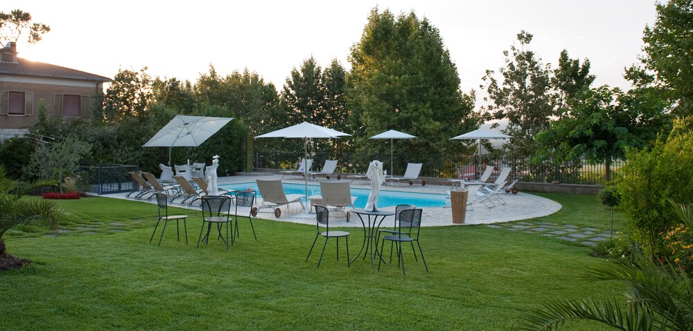 Piscina all'aperto
