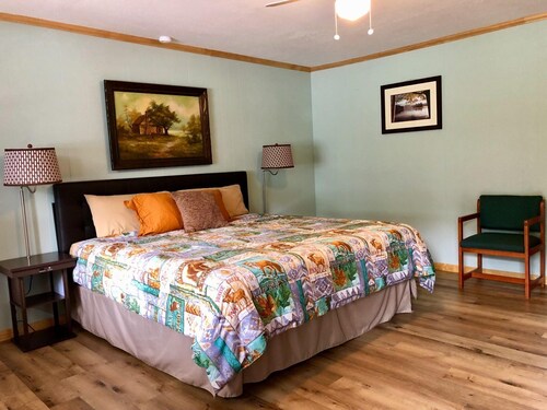 Luzerne Court Motel