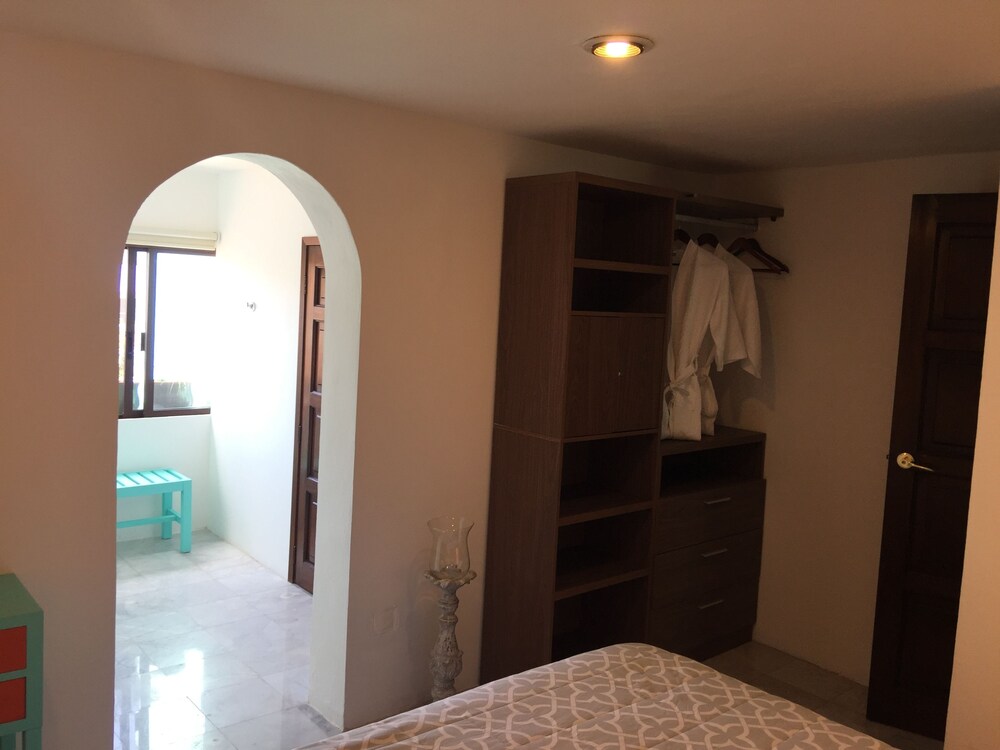Signature Suite - Guestroom