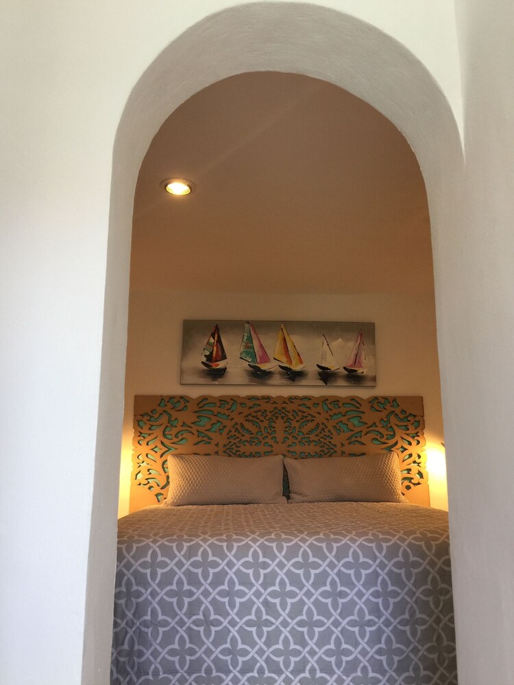 Signature Suite - Guestroom