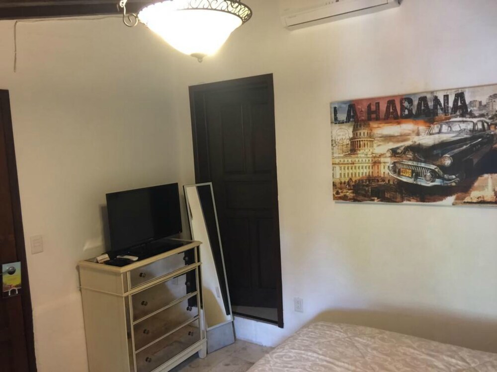 Elite Suite, 1 King Bed, Accessible, Private Bathroom - Guestroom