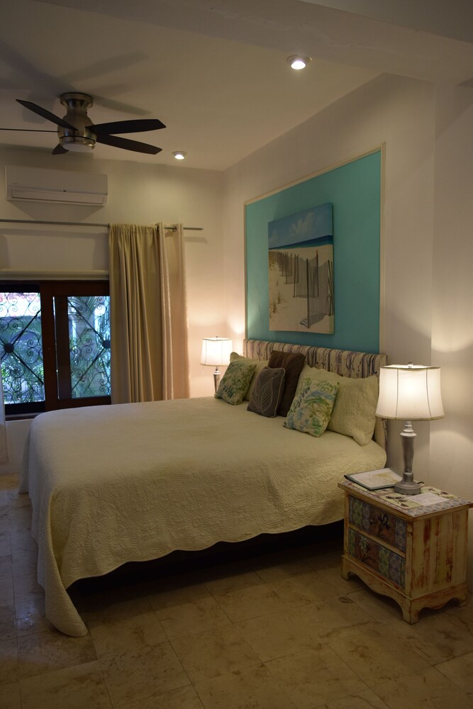 Signature Suite, 1 King Bed, Accessible, Private Bathroom - Guestroom