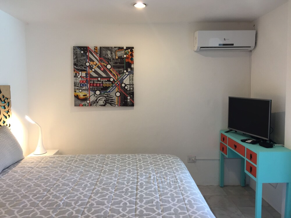 Signature Suite - Guestroom