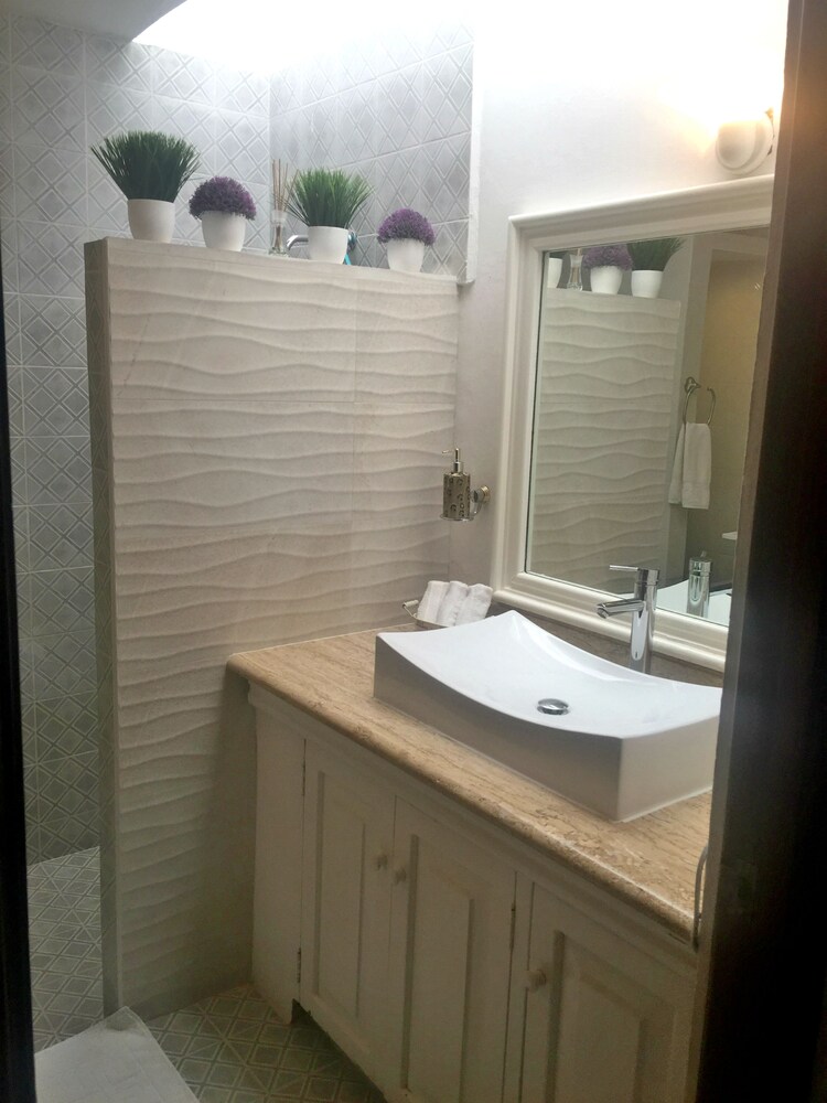 Family Suite - Bathroom