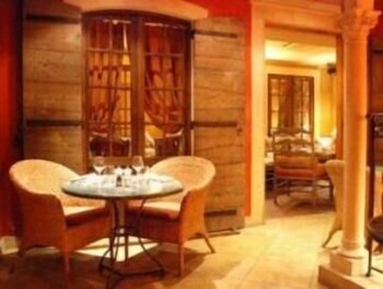 Bar-salon de l'hôtel