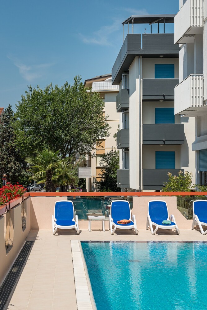 Piscina all'aperto
