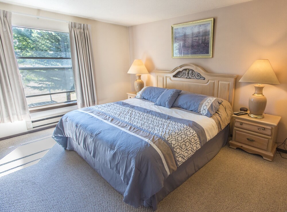 객실 (Unit 12 One Bedroom Condo)