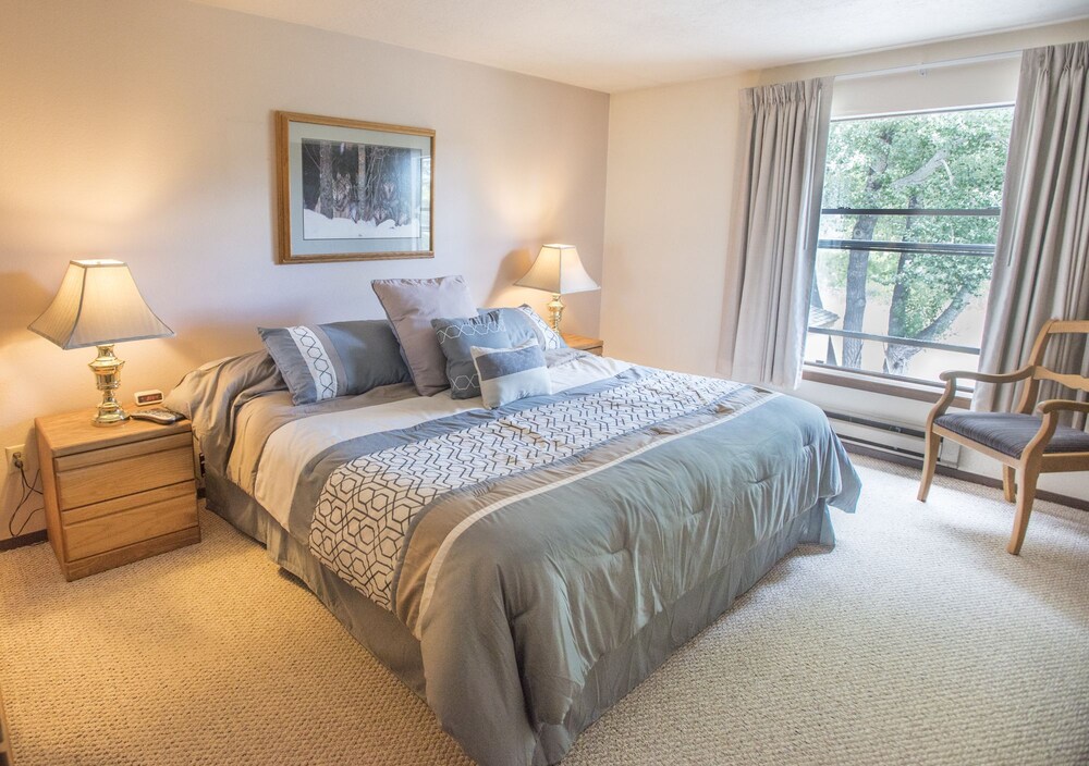 객실 (Unit 6 One Bedroom Condo)