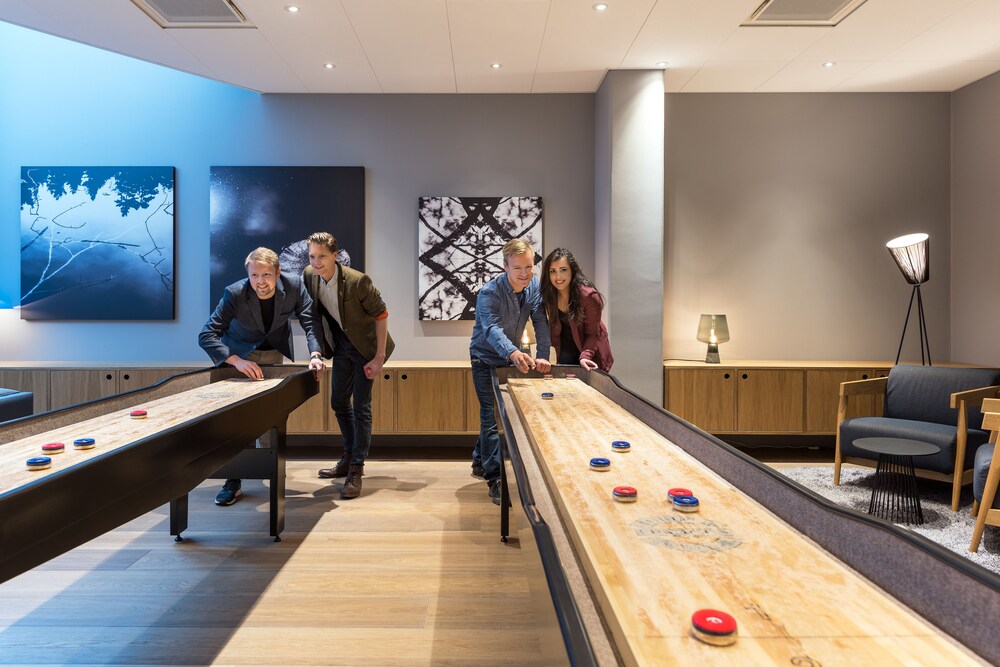 Lobby-lounge
