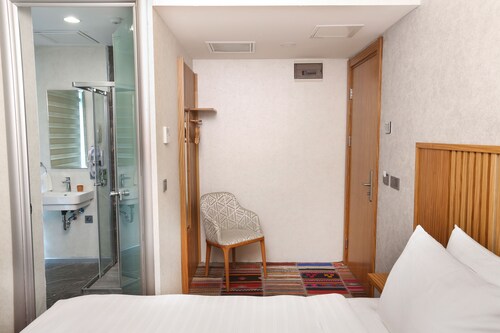 Discovery Hotel