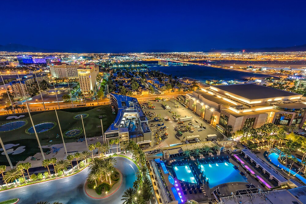 Signature Suite, 2 Bedrooms, 2 Bathrooms, City View - View from Room