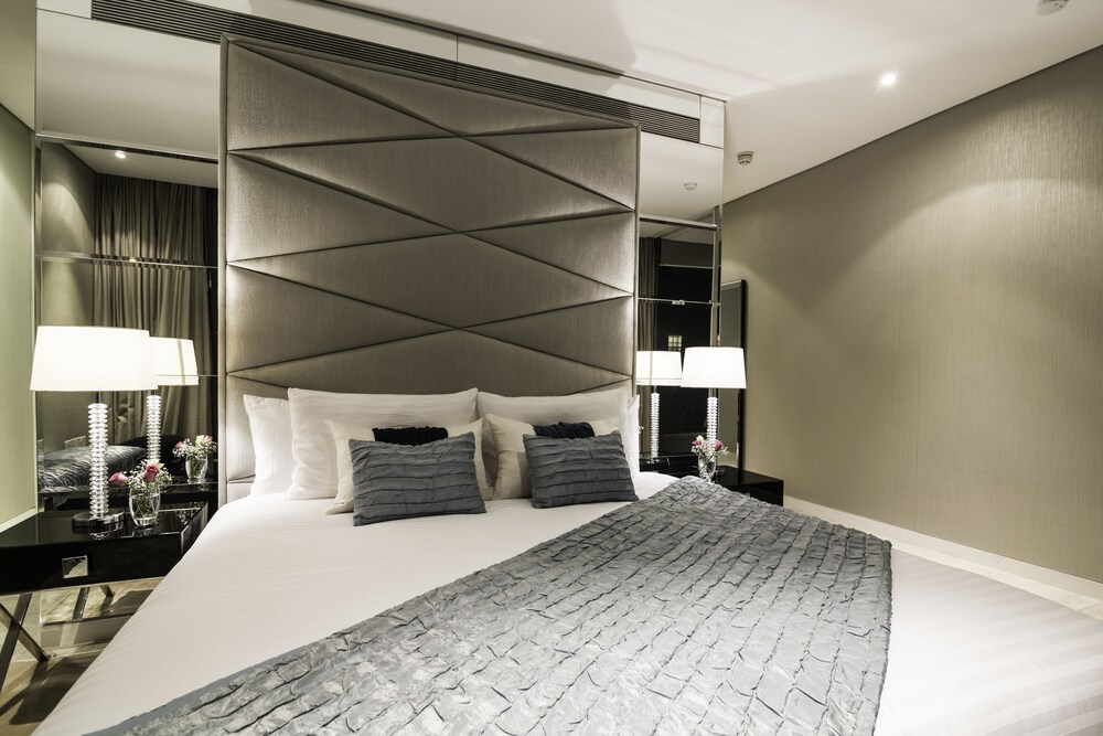 Luxury Penthouse, 3 Bedrooms, Accessible, City View - Guestroom