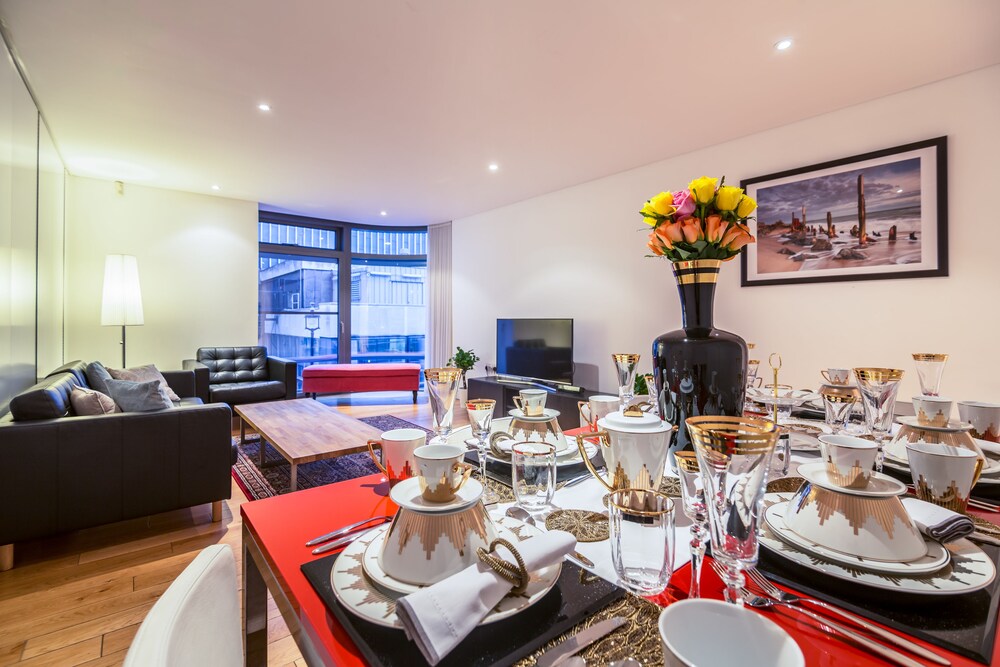 Apartment, 2 Bedrooms (7) - In-Room Dining