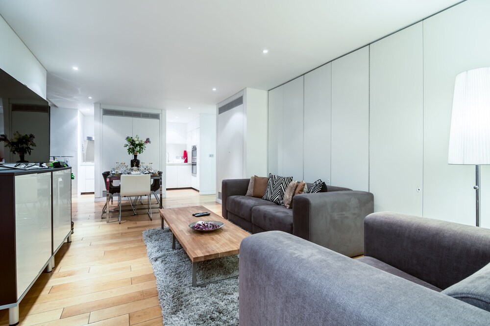 Apartment, 3 Bedrooms (5) - Living Room