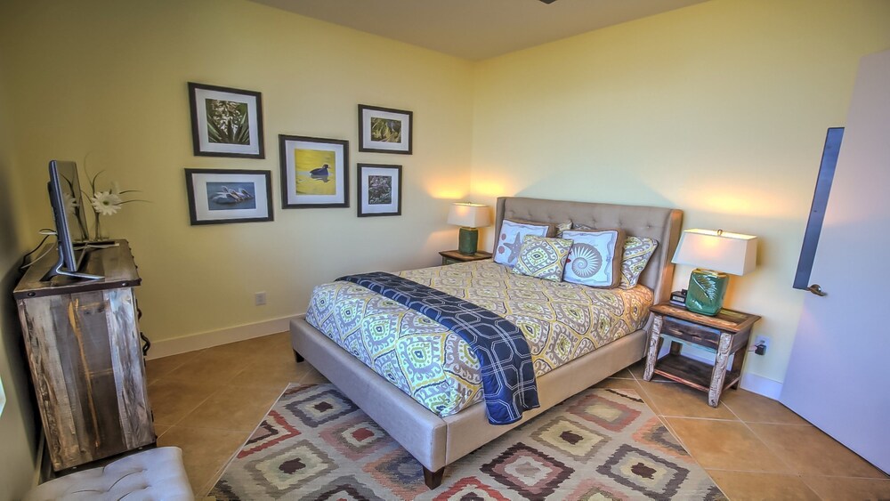 Premier Condo, 3 Bedrooms, Balcony, Bay View - Guestroom
