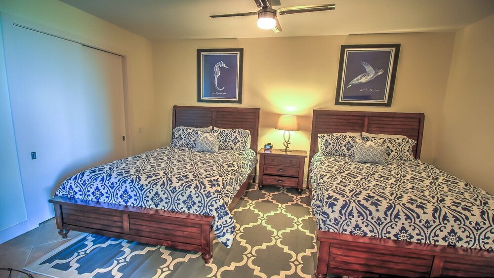 Premier Condo, 3 Bedrooms, Balcony, Bay View - Guestroom