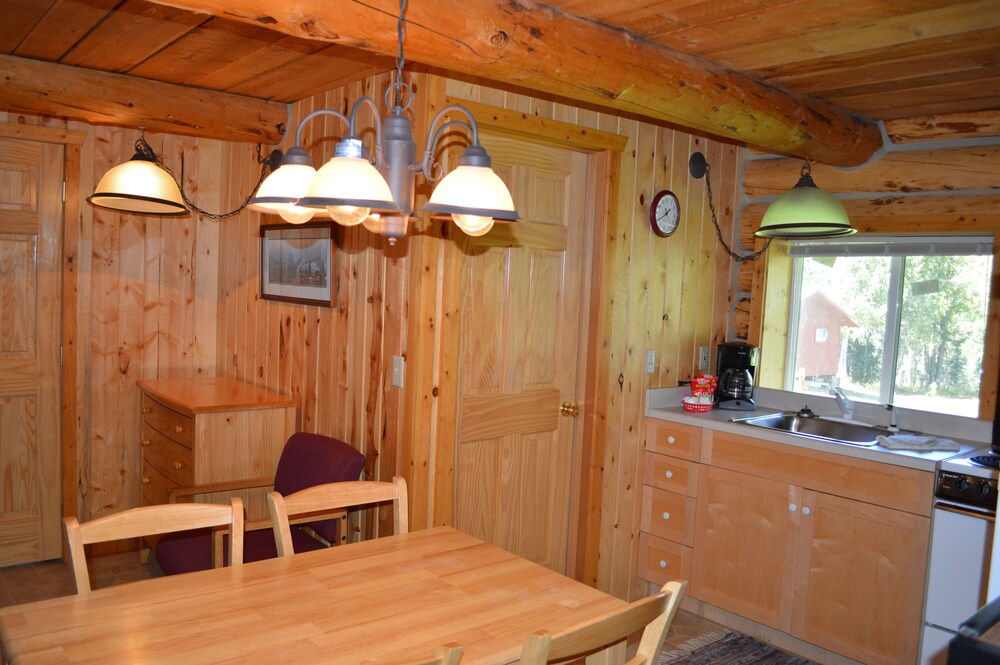 객실 (캐빈, 복수 침대 (With Connecting Door to 2nd Cabin))